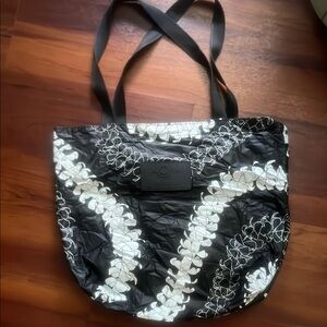 EUC Aloha Collection Black and White Reversible Bag